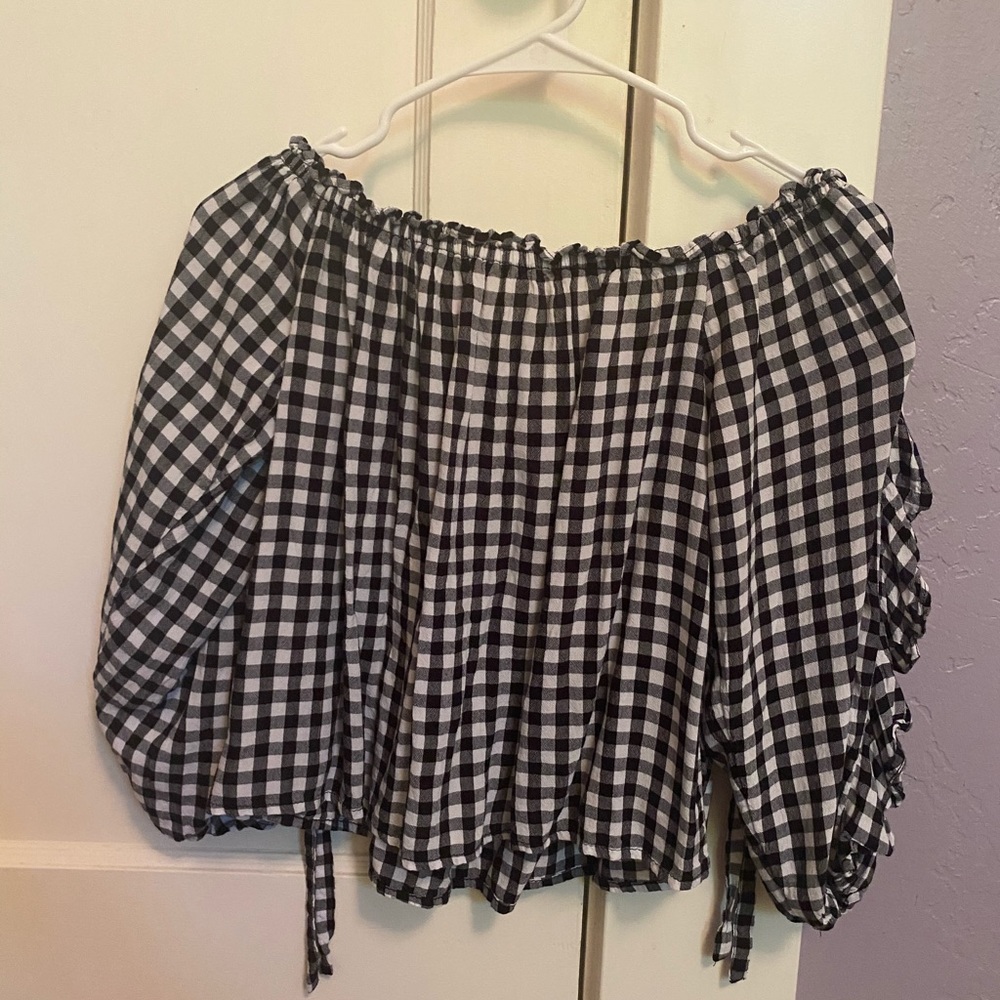 American Eagle off the shoulder top